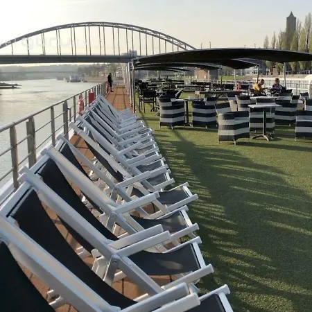 Baxter Hoare Ship Ii 4* Düsseldorf